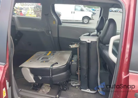 2014 Toyota Sienna L V6 7 Passenger z USA, uszkodzony, nr VIN 5TDZK3DC2ES436487